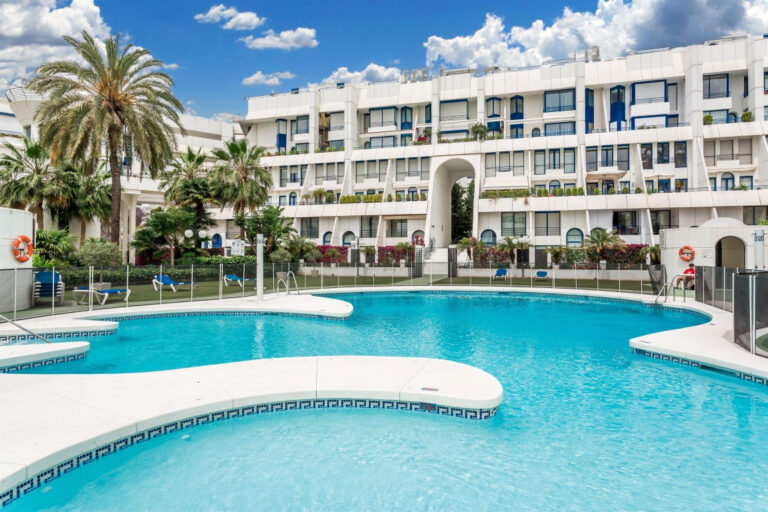 Penthouse na sprzedaż w Marbella Hiszpania E D B Fc C B B D Aa
