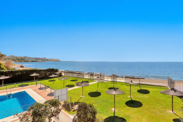 Hiszpania, Estepona: Oferta apartamentu na środkowym piętrze E D B Fc C B B D Aa