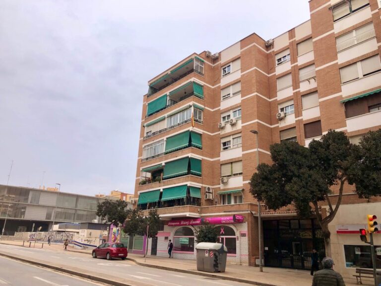 Apartament, Mieszkanie na środkowym piętrze w Malaga Hiszpania E D B Fc C B B D Aa