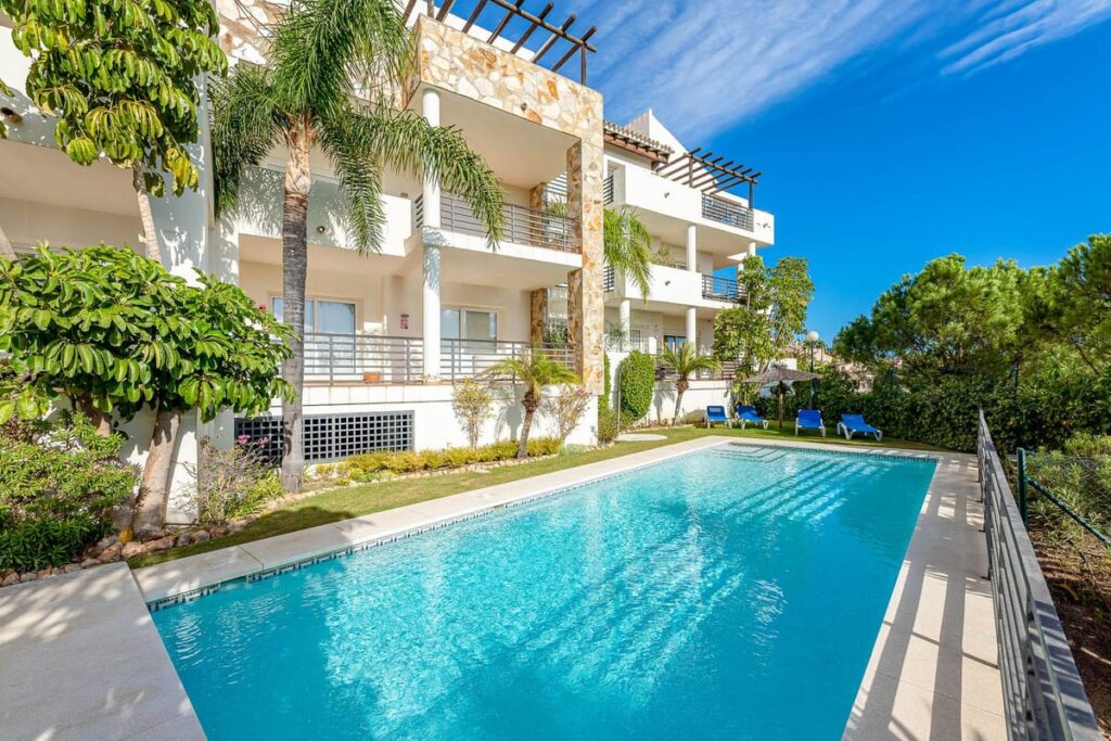 Wygodny apartament na parterze w Benahavís, Hiszpania E D B Fc C B B D Aa