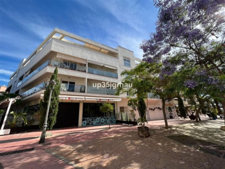 Oferta sprzedaży: Apartament na środkowym piętrze w Estepona, Hiszpania E D B Fc C B B D Aa