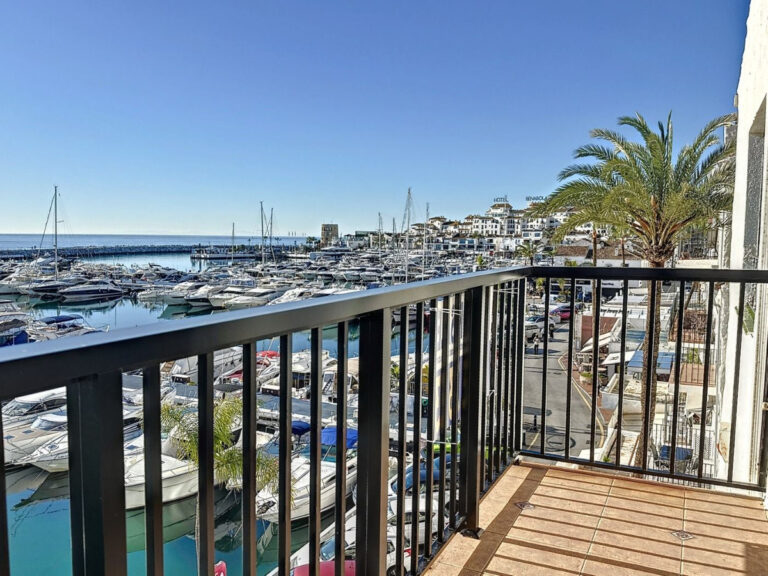 Penthouse w Marbella, Hiszpania - Penthouse na wybrzeżu Costa del Sol E D B Fc C B B D Aa
