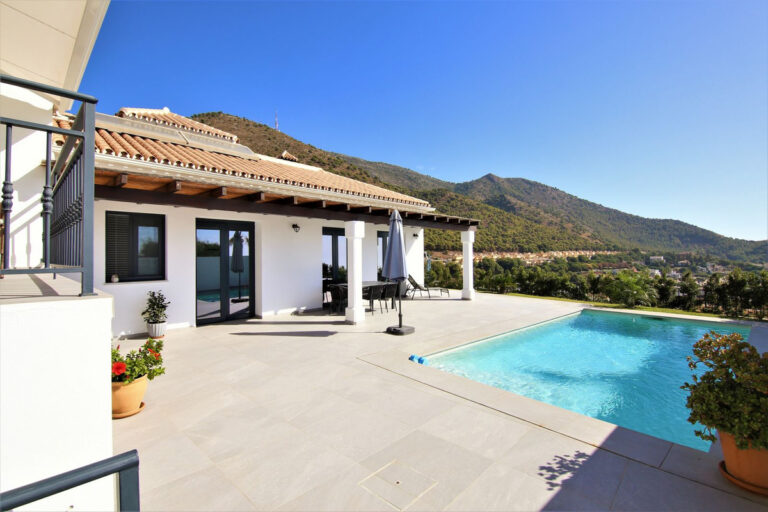 Hiszpania, Mijas: Oferta wolnostojącej willi E D B Fc C B B D Aa