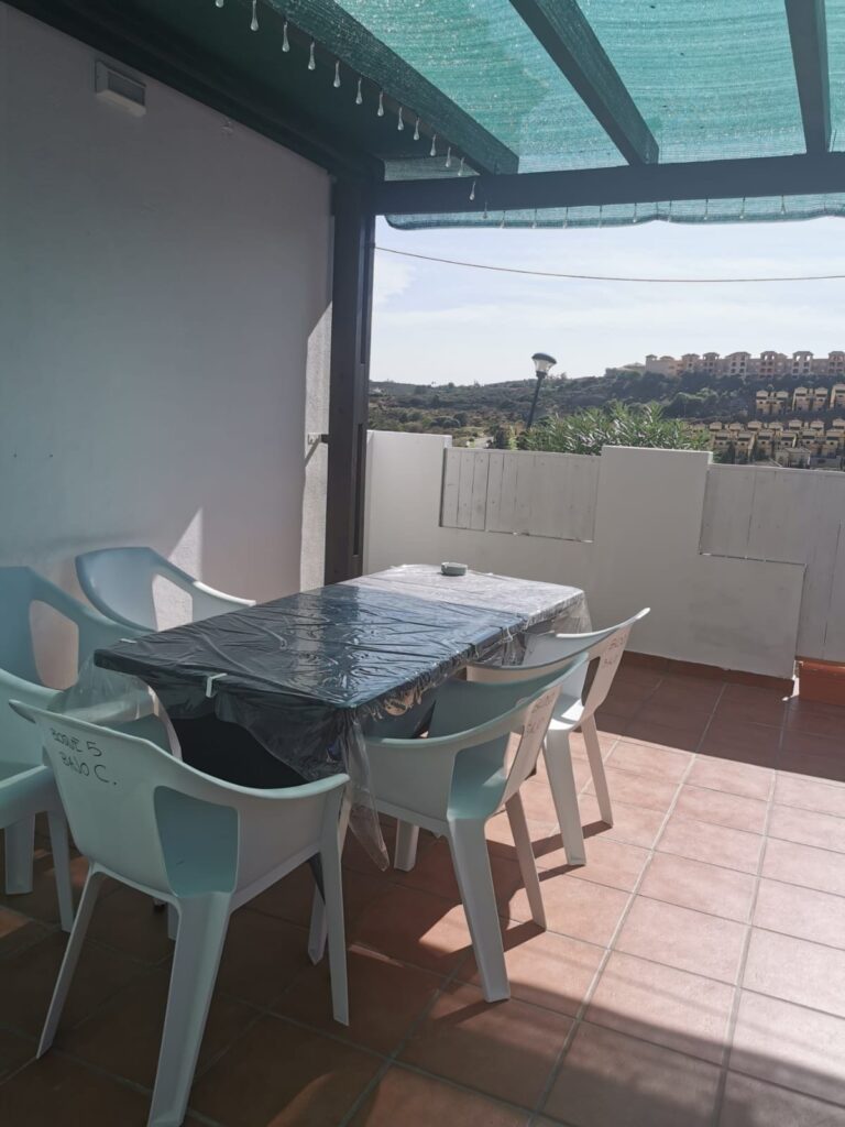 Parterowy apartament z tarasem w Manilvie, Hiszpania E D B Fc C B B D Aa
