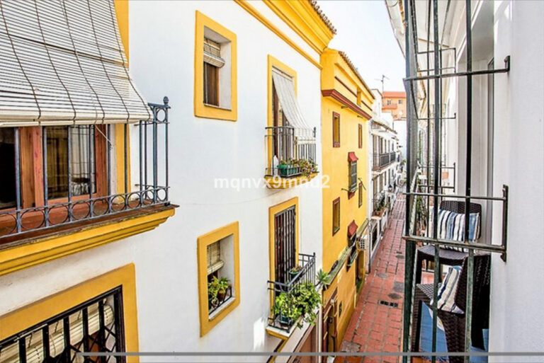 Apartament, Apartament na najwyższym piętrze w Marbella Hiszpania E D B Fc C B B D Aa