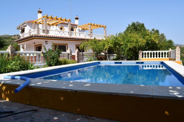 Finca , Cortijo, House in Vélez-Málaga Hiszpania E D B Fc C B B D Aa