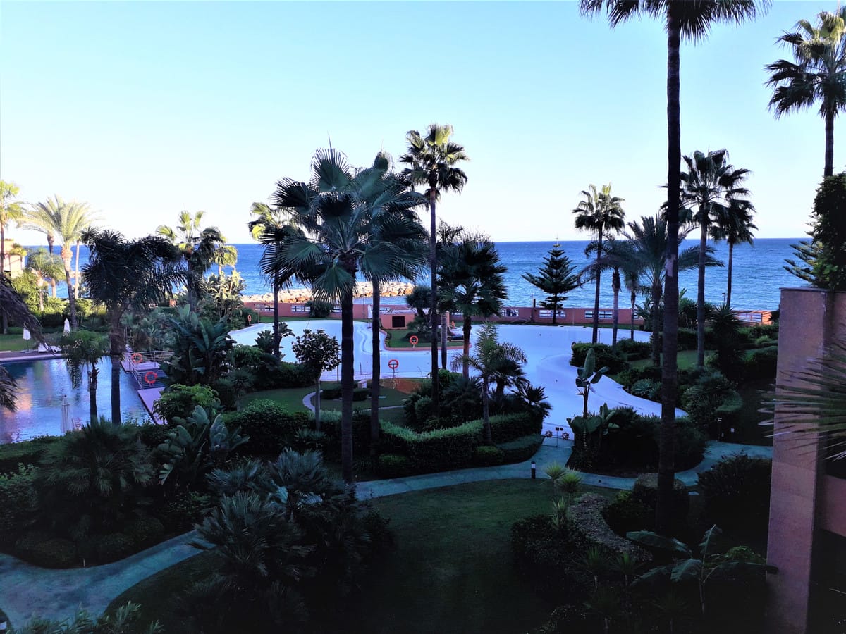 Mieszkanie w Puerto Banús z widokiem, Hiszpania E D B Fc C B B D Aa