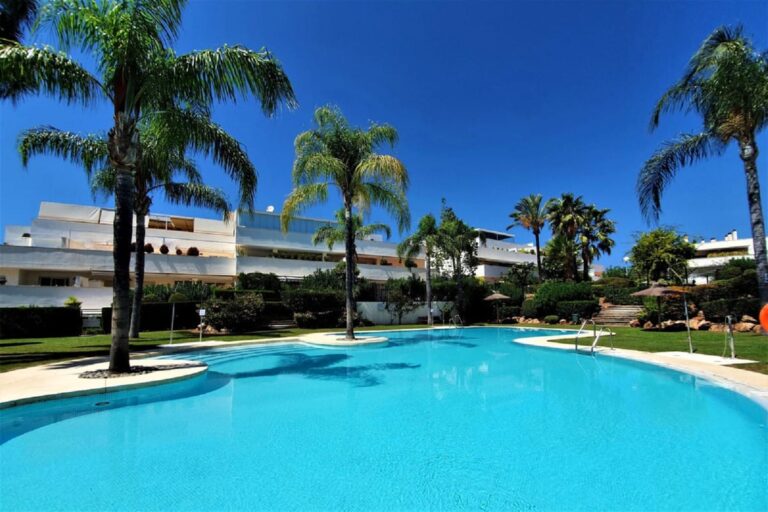 Nueva Andalucía: Sprzedam apartament lub penthouse, Hiszpania E D B Fc C B B D Aa