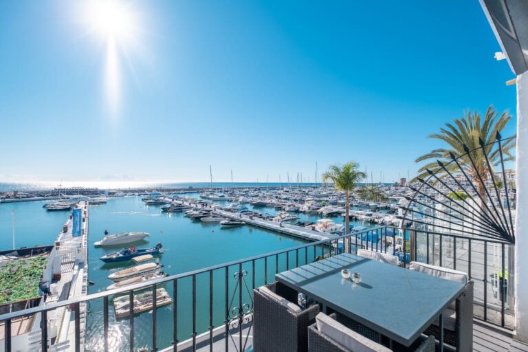 Oferta apartamentu na środkowym piętrze: Puerto Banús, Hiszpania E D B Fc C B B D Aa