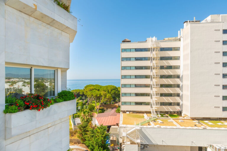 Sprzedaż apartamentu: środkowe piętro, Marbella, Hiszpania E D B Fc C B B D Aa