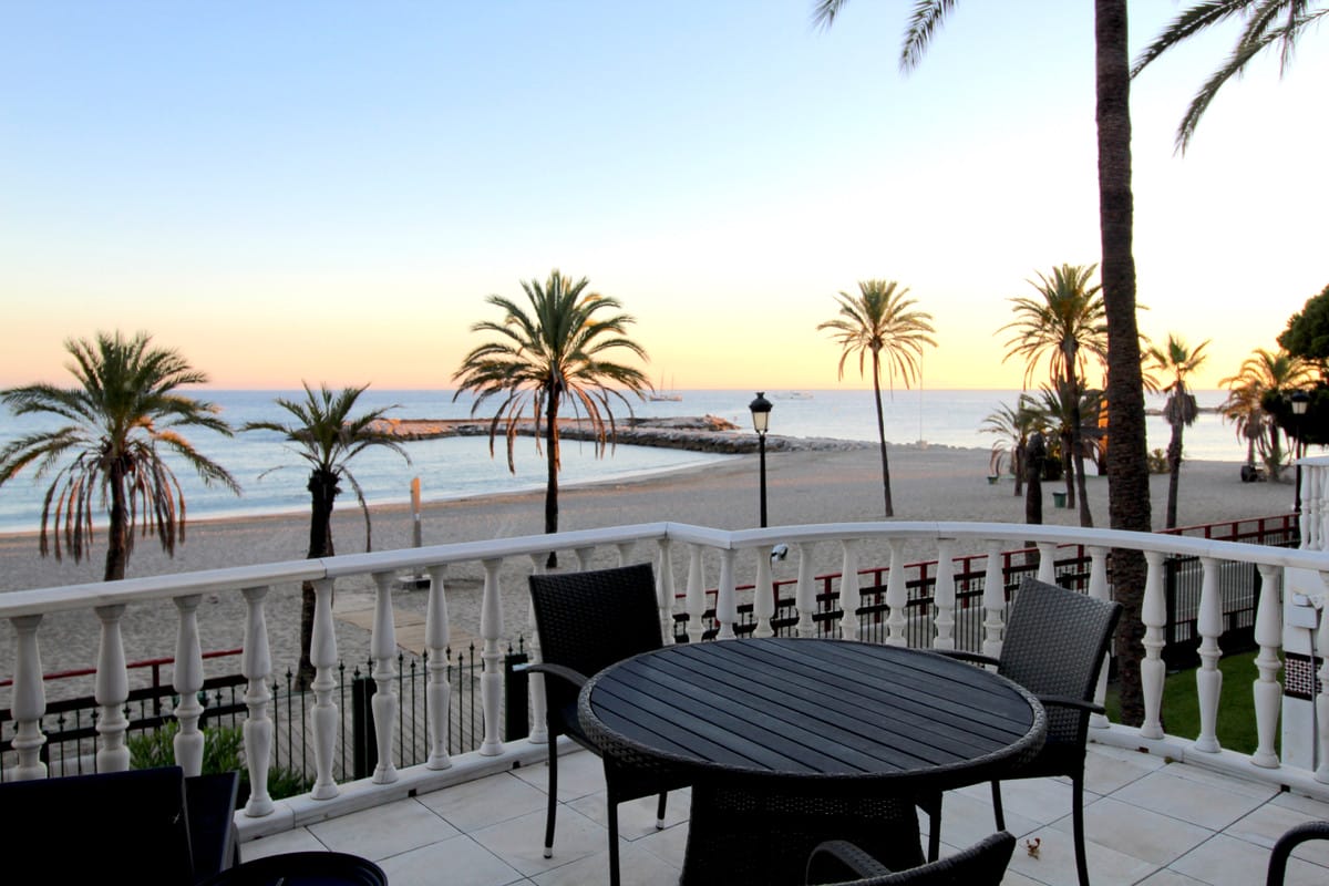 Mieszkanie na parterze w Puerto Banús, Hiszpania E D B Fc C B B D Aa