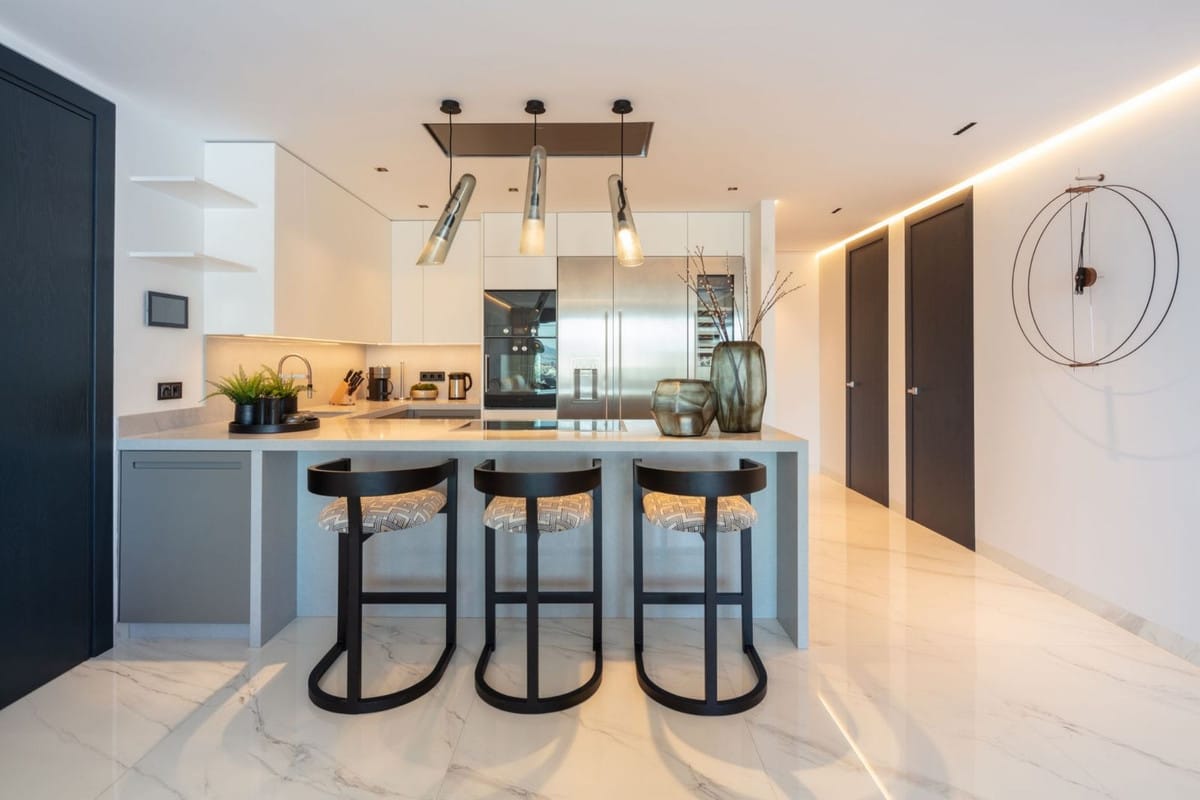 Na środkowym piętrze: Oferta apartamentu w Puerto Banús, Hiszpania E D B Fc C B B D Aa