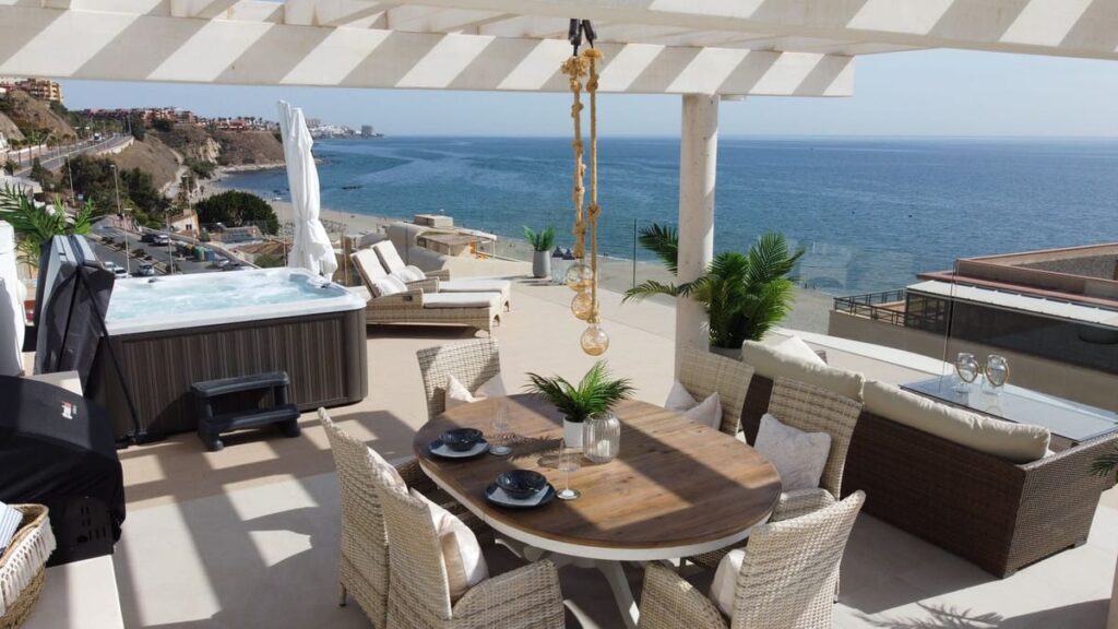 Sprzedam apartament w atrakcyjnej lokalizacji w Fuengirola, Hiszpania E D B Fc C B B D Aa