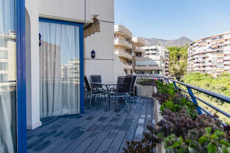 Dwupoziomowy penthouse w Marbelli, Hiszpania E D B Fc C B B D Aa