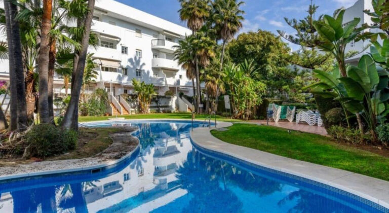 Komfortowy apartament w Marbella, środkowe piętro, Hiszpania E D B Fc C B B D Aa