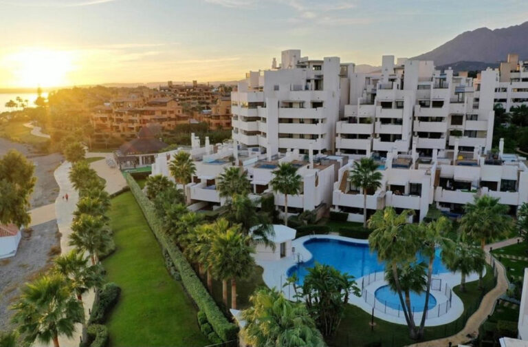 Estepona: Oferta sprzedaży apartamentu na parterze E D B Fc C B B D Aa