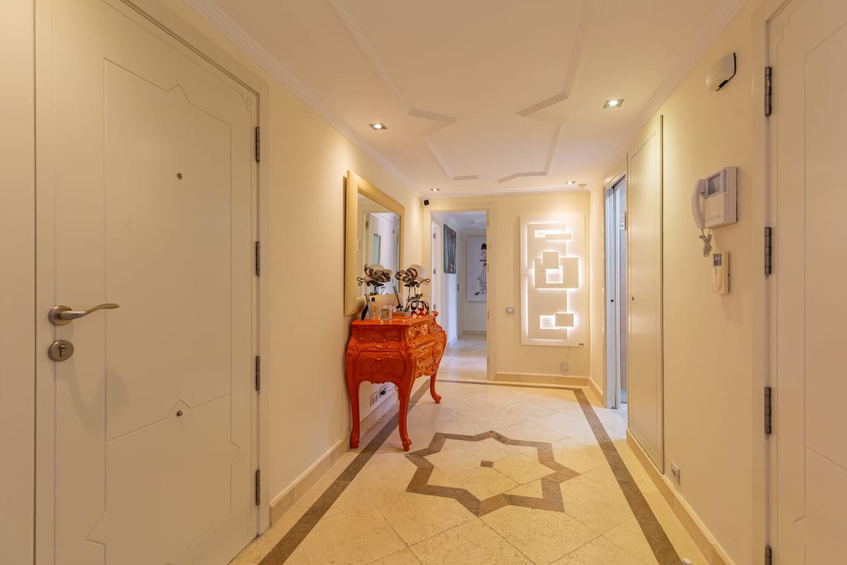Apartament, penthouse w Guadalmina Baja Hiszpania Bb D Cb Dcdc B Ab C