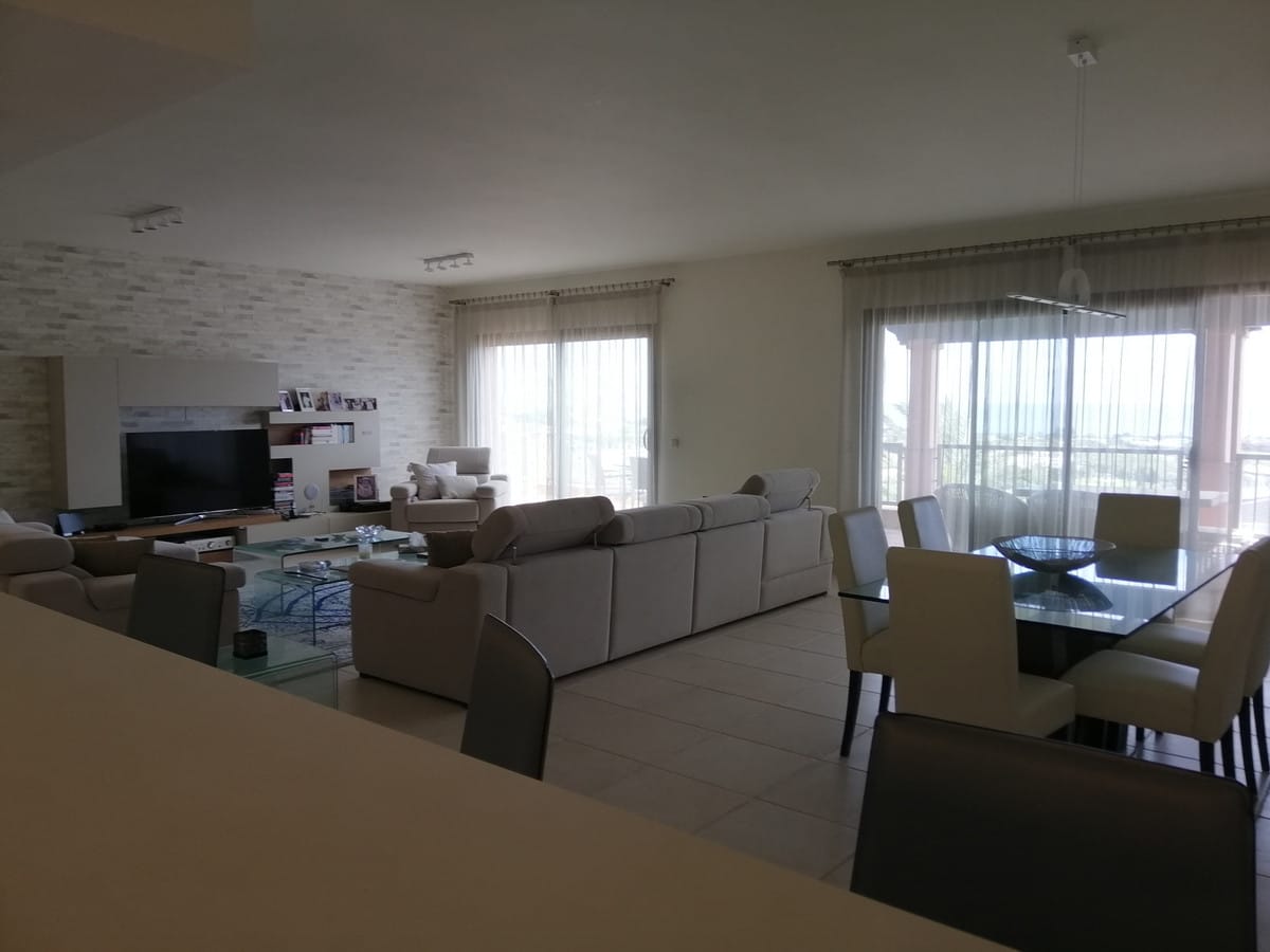 Apartament, penthouse w Benahavís Hiszpania Bb D Cb Dcdc B Ab C