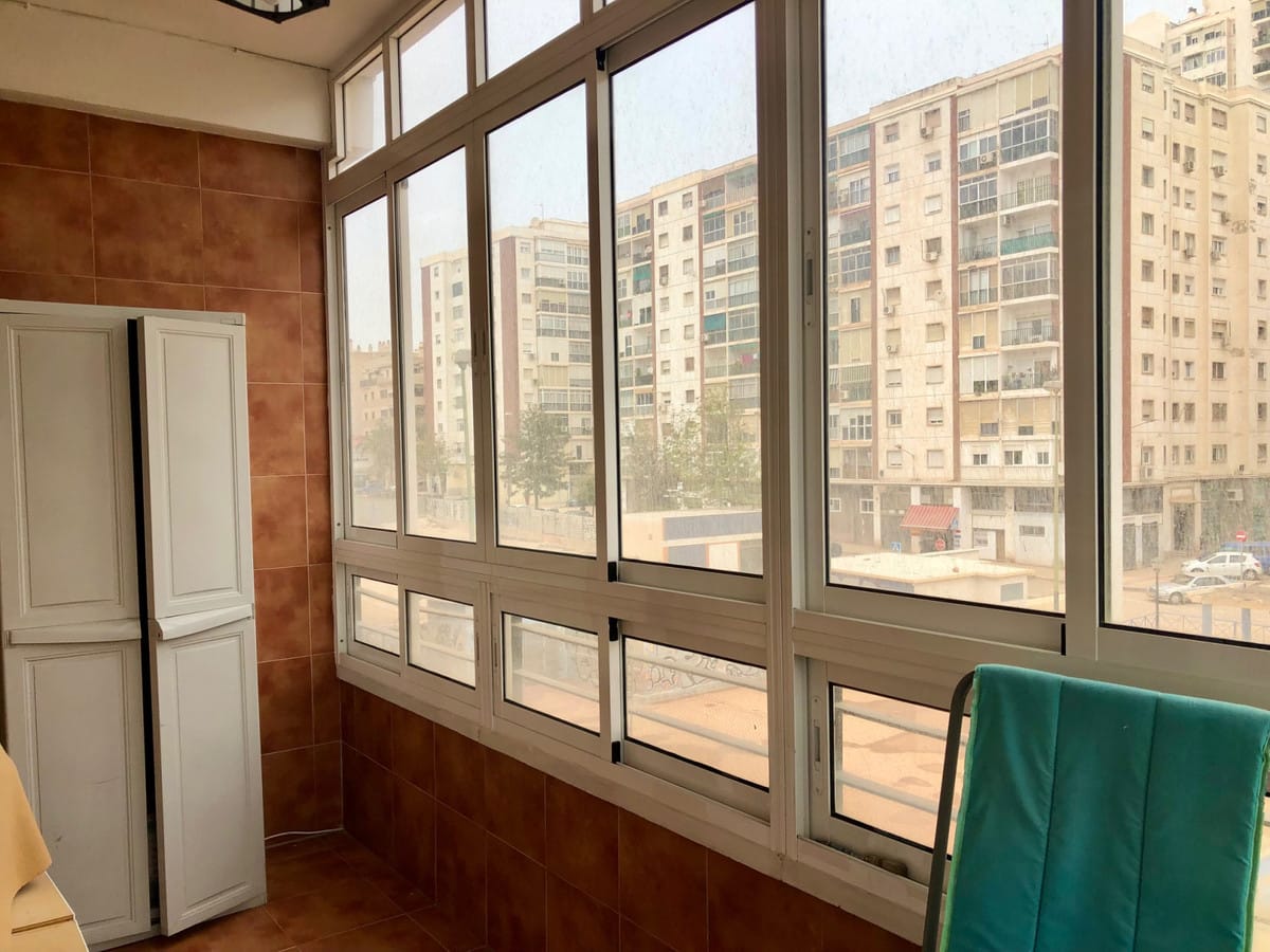 Apartament, Mieszkanie na środkowym piętrze w Malaga Hiszpania Bb D Cb Dcdc B Ab C