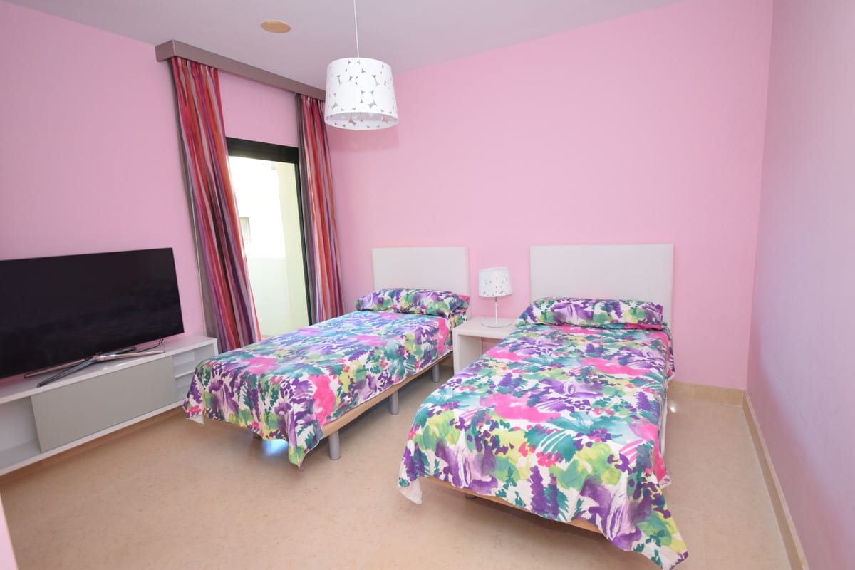 Przestronny apartament parterowy w Benahavís, Hiszpania Bb D Cb Dcdc B Ab C