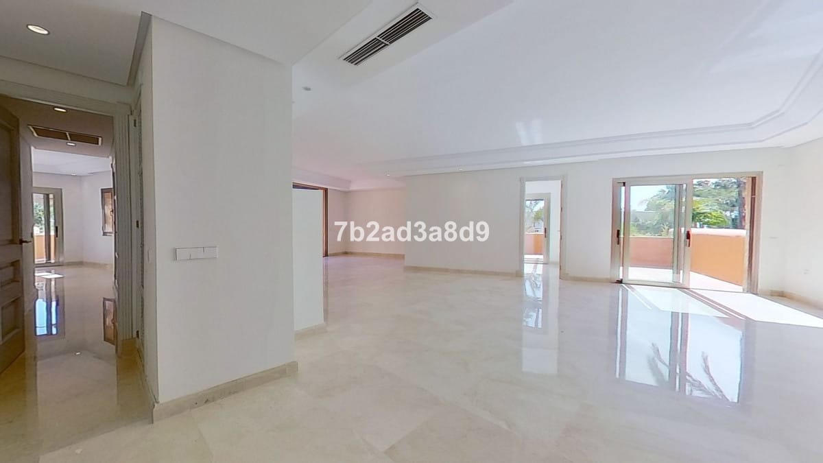Apartament, penthouse w Los Monteros Hiszpania Bb D Cb Dcdc B Ab C