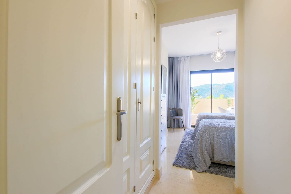 Uroczy apartament na parterze w Benahavís - Nieruchomość na sprzedaż, Hiszpania Bb D Cb Dcdc B Ab C