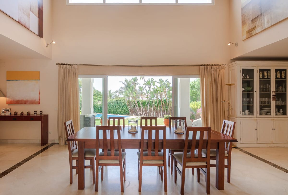 Apartament na sprzedaż w Puerto Banús, Hiszpania Bb D Cb Dcdc B Ab C