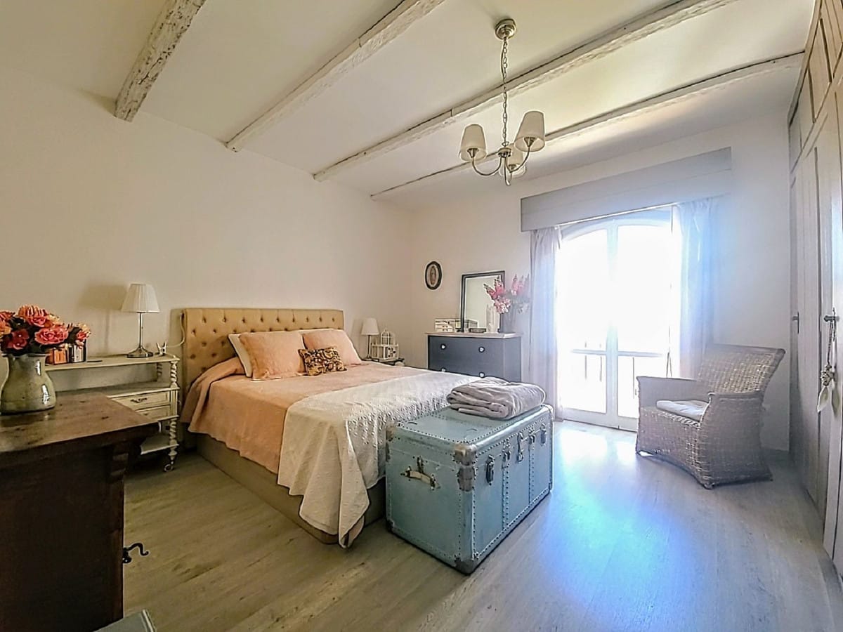 Apartament na środkowym piętrze w Puerto Banús, Hiszpania do sprzedania Bb D Cb Dcdc B Ab C