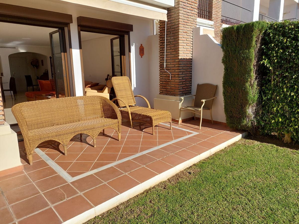 Ekskluzywny apartament parterowy na sprzedaż w Benahavís Bb D Cb Dcdc B Ab C