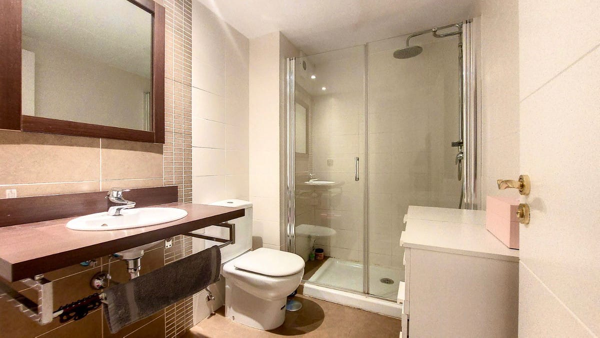 Benahavís: Oferta sprzedaży apartamentu na parterze, Hiszpania A Ad A Cb A D A