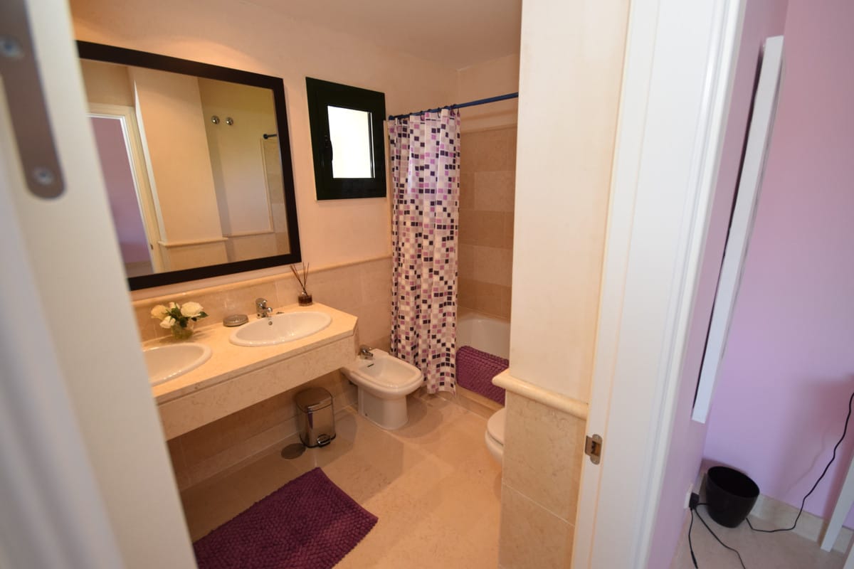 Przestronny apartament parterowy w Benahavís, Hiszpania Fd Dea Db C Ca B A