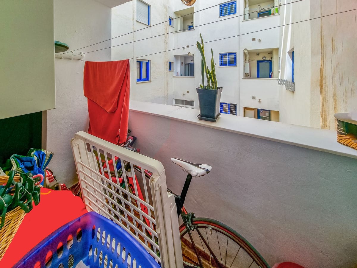 Apartament, Mieszkanie na średnim piętrze w San Luis de Sabinillas Hiszpania Fd Dea Db C Ca B A