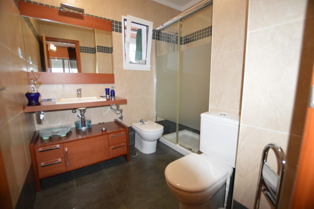 Apartament, Apartament na środkowym piętrze w Los Boliches Hiszpania D Dc C D Be E Dfe C F D