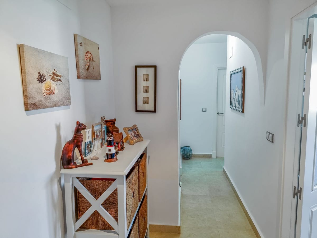 Apartament, Mieszkanie na średnim piętrze w San Luis de Sabinillas Hiszpania D Dc C D Be E Dfe C F D