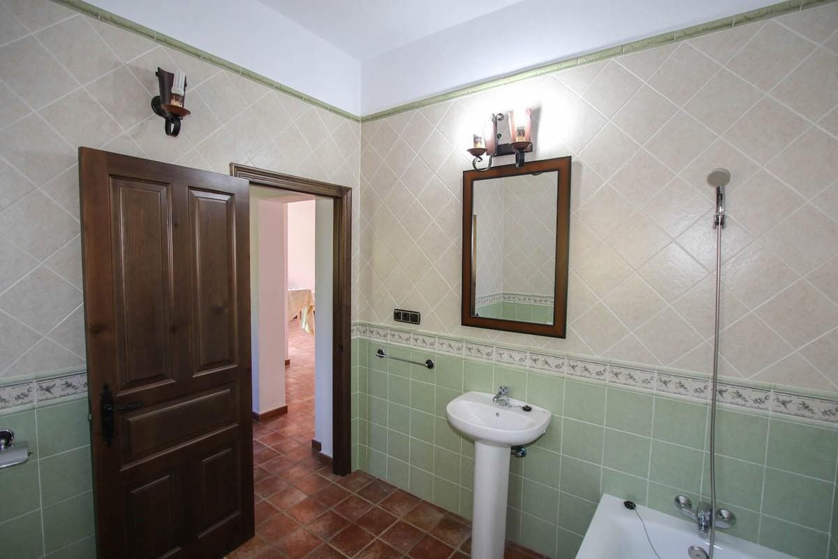 Detached Villa, House in Pizarra Hiszpania D Dc C D Be E Dfe C F D