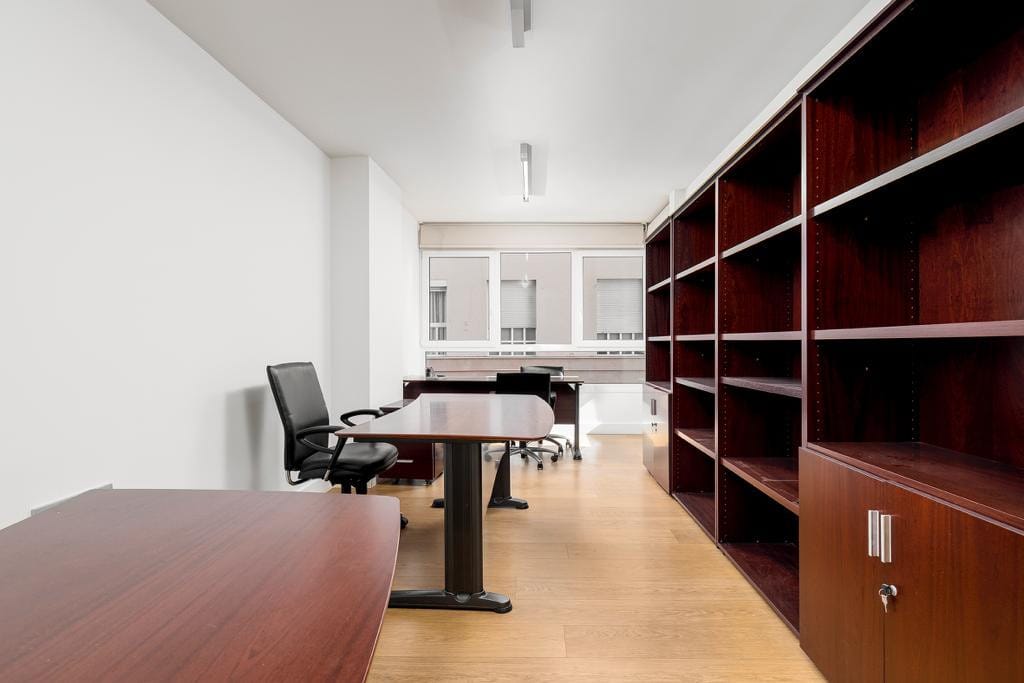 Apartament na sprzedaż na środkowym piętrze w Malaga Hiszpania D F F F F E B Fdd B D