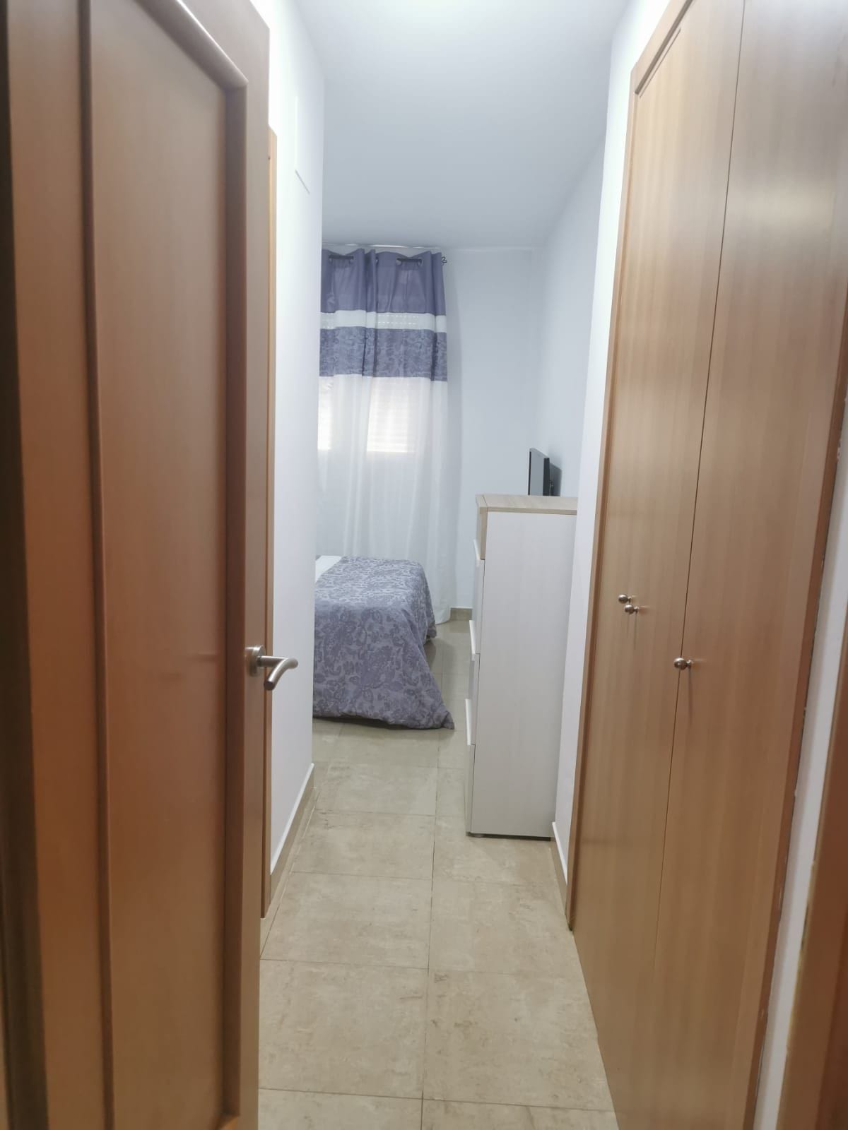 Parterowy apartament z tarasem w Manilvie, Hiszpania Cc F C E Ff D B E