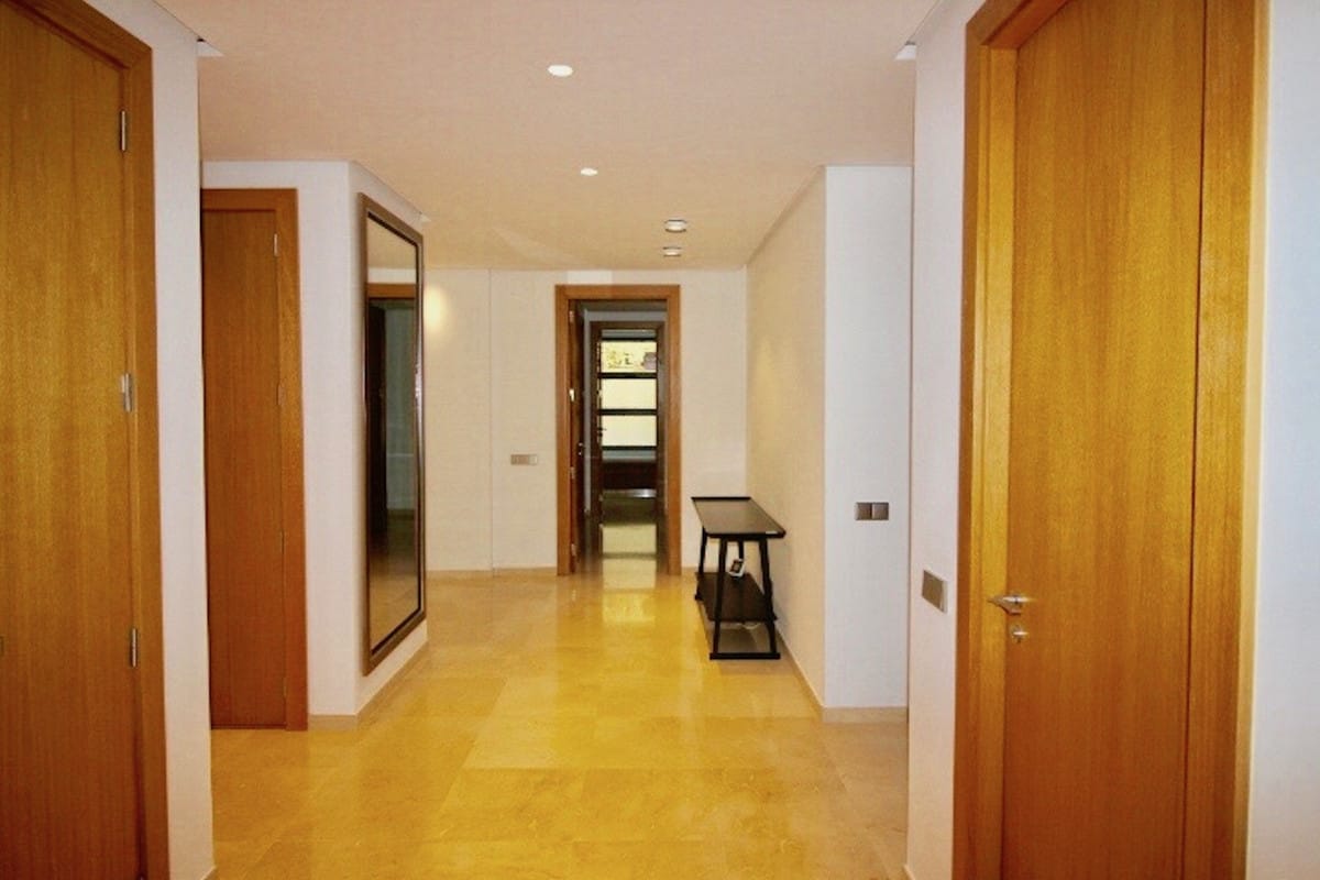 Apartament na parterze w Sierra Blanca, Hiszpania Cc F C E Ff D B E