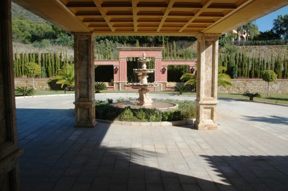 Oferowany dom w malowniczej Sierra Blanca, Hiszpania Cc F C E Ff D B E