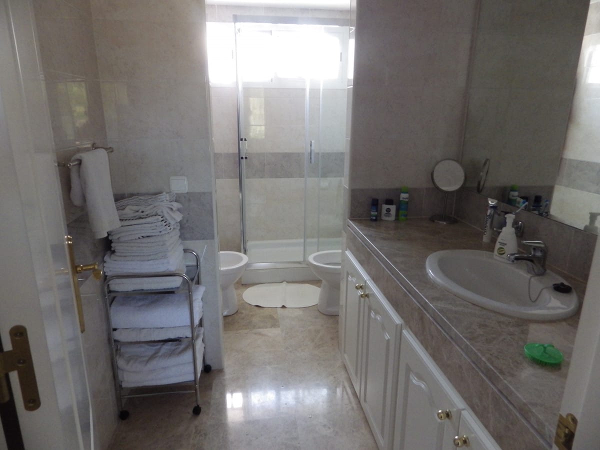 House, Townhouse in Nueva Andalucía Hiszpania Cc F C E Ff D B E