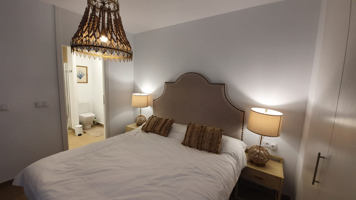 Apartament, penthouse w Manilva Hiszpania Cc F C E Ff D B E