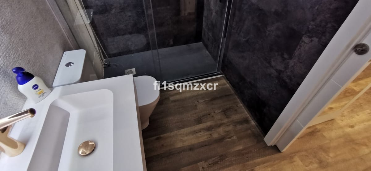 Apartament, Mieszkanie na parterze w La Carihuela Hiszpania D Ed Da A D C D E D