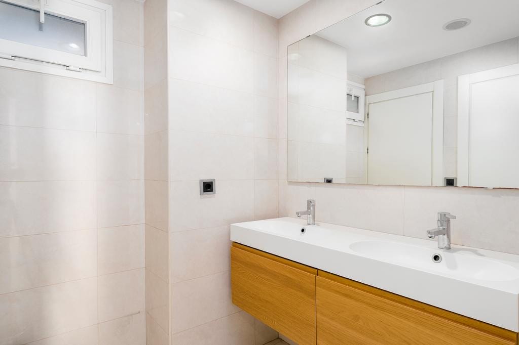 Apartament na sprzedaż na środkowym piętrze w Malaga Hiszpania D F Cbe Ba Cd Fec Fba Ad