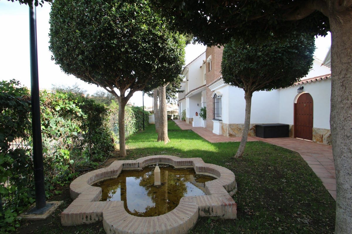 House, Semi, Detached House in Riviera del Sol Hiszpania D F Cbe Ba Cd Fec Fba Ad