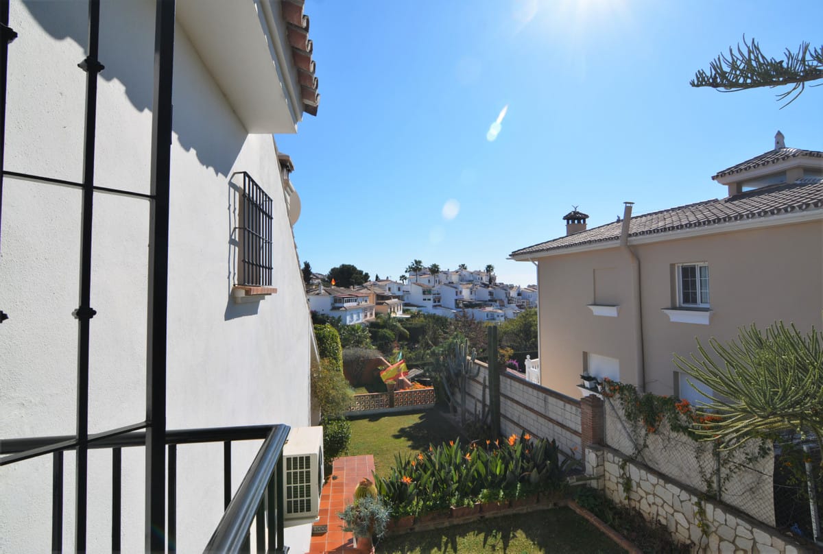 Willa z ogrodem w El Coto, Hiszpania D F Cbe Ba Cd Fec Fba Ad