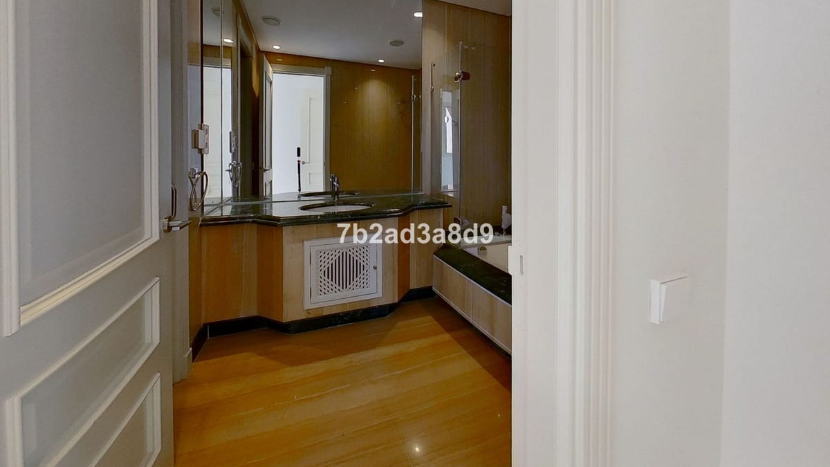 Apartament, penthouse w Los Monteros Hiszpania D F Cbe Ba Cd Fec Fba Ad
