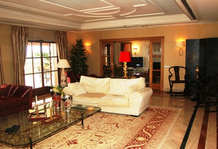 Oferowany dom w malowniczej Sierra Blanca, Hiszpania C E C B F Ec Ee F Ddb
