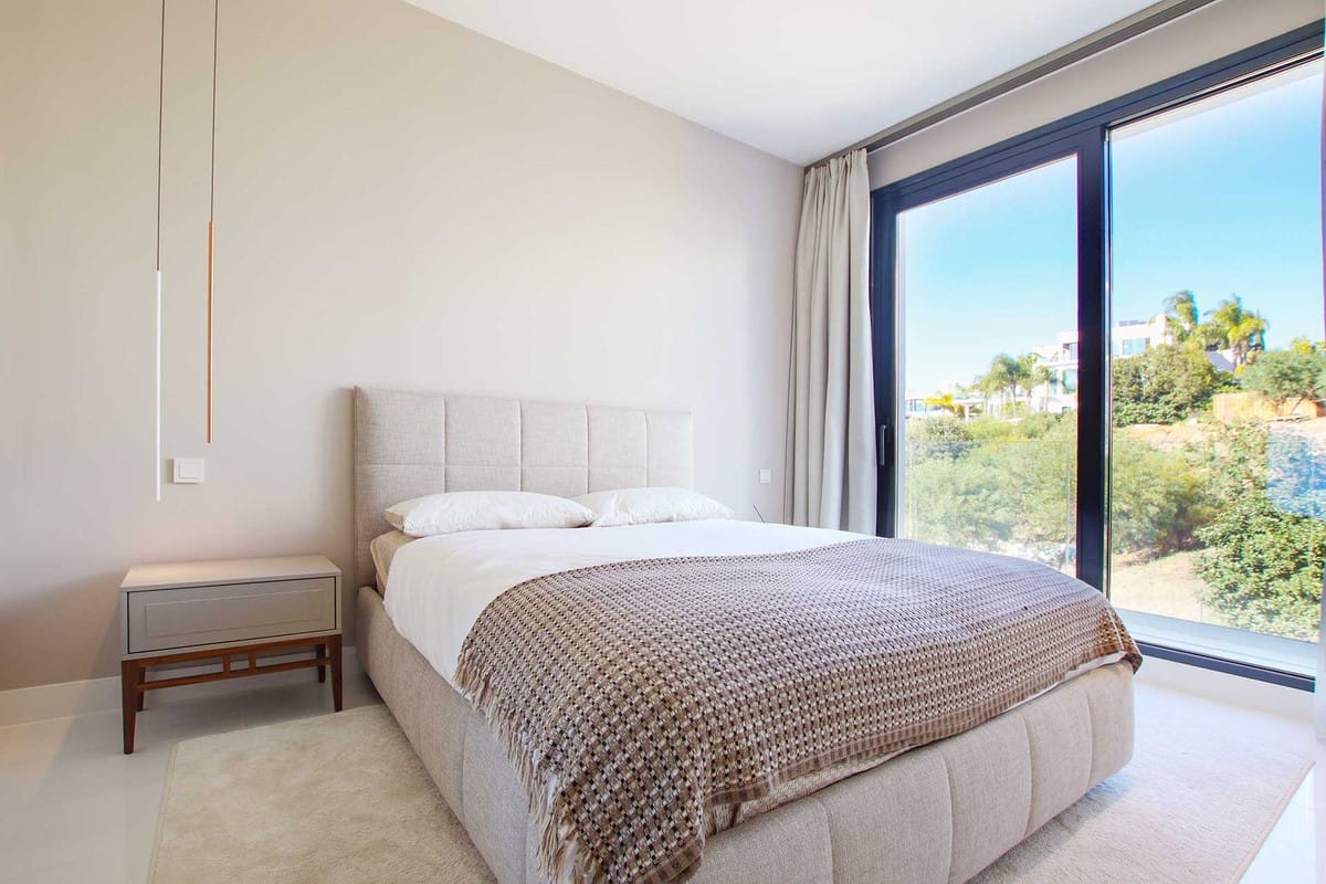 Penthouse dwupoziomowy w Benahavís, Hiszpania C E C B F Ec Ee F Ddb
