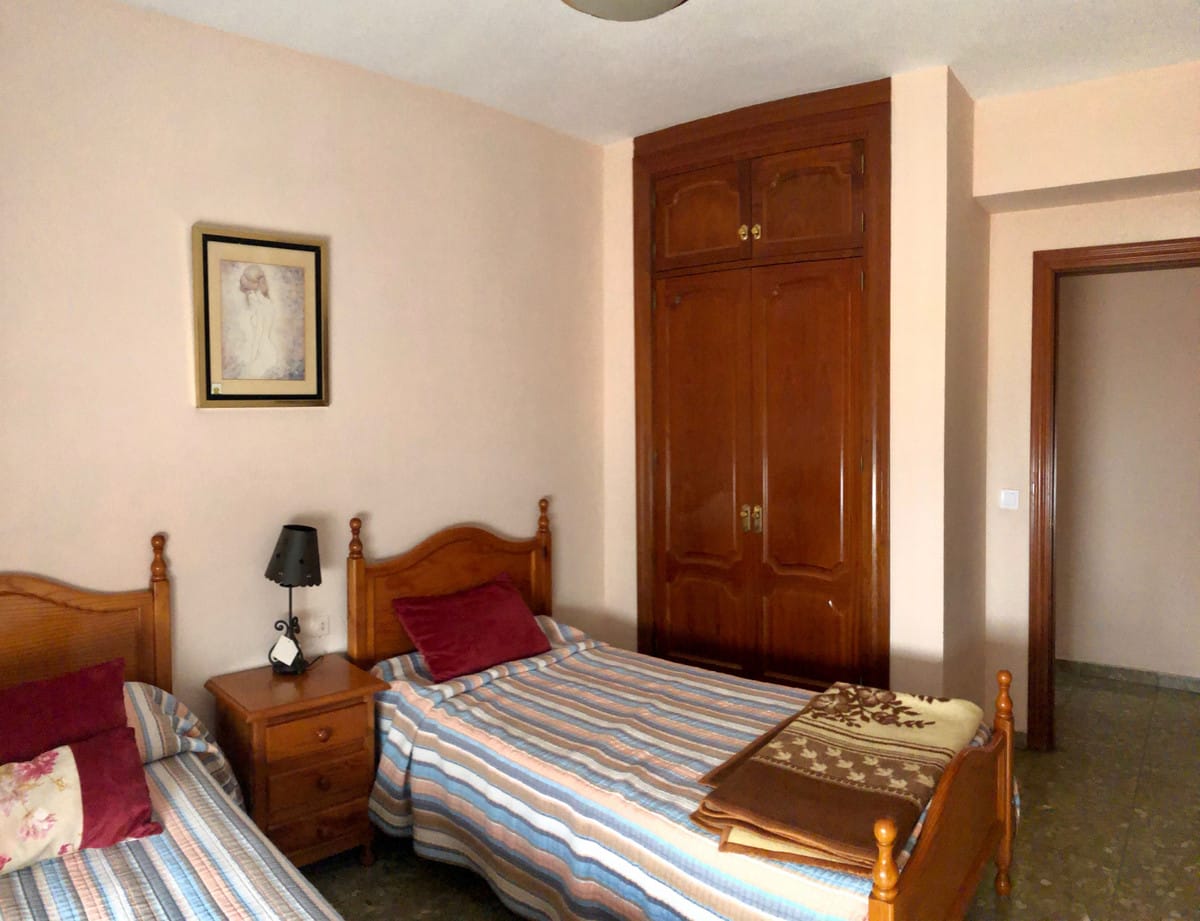 Apartament, Mieszkanie na środkowym piętrze w Malaga Hiszpania C E C B F Ec Ee F Ddb