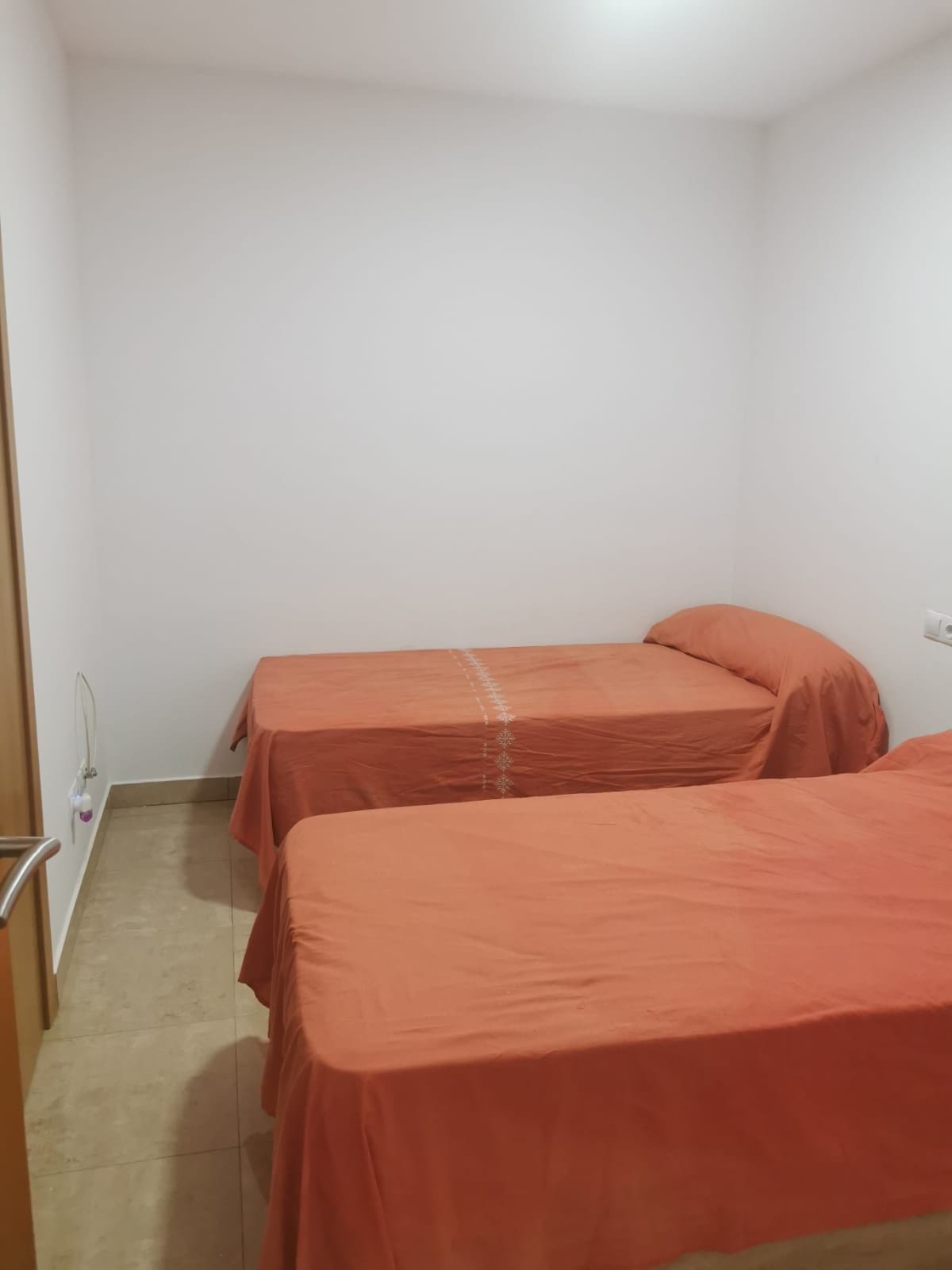 Parterowy apartament z tarasem w Manilvie, Hiszpania C E C B F Ec Ee F Ddb